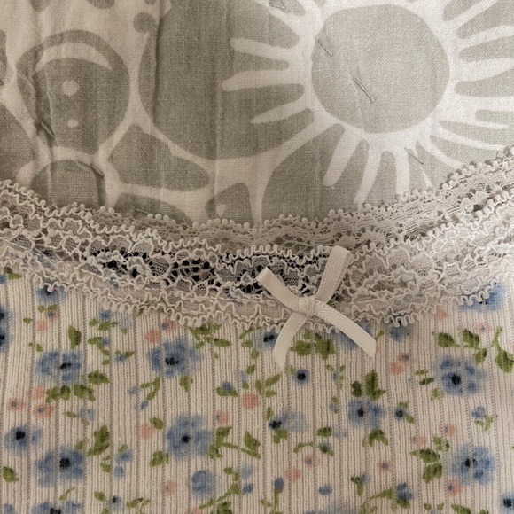 Flower Tank Top - Picture 2 of 4